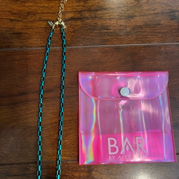 Melania Clara Necklace - Picture 9 of 14